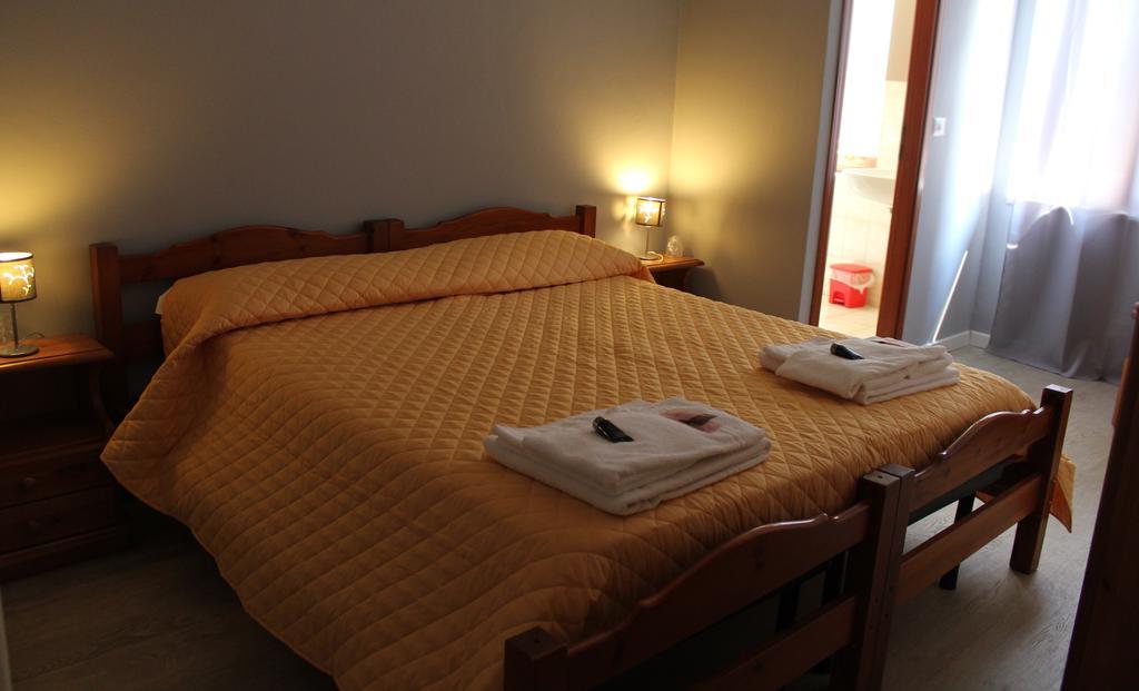 Wolf Village Demonte Room photo